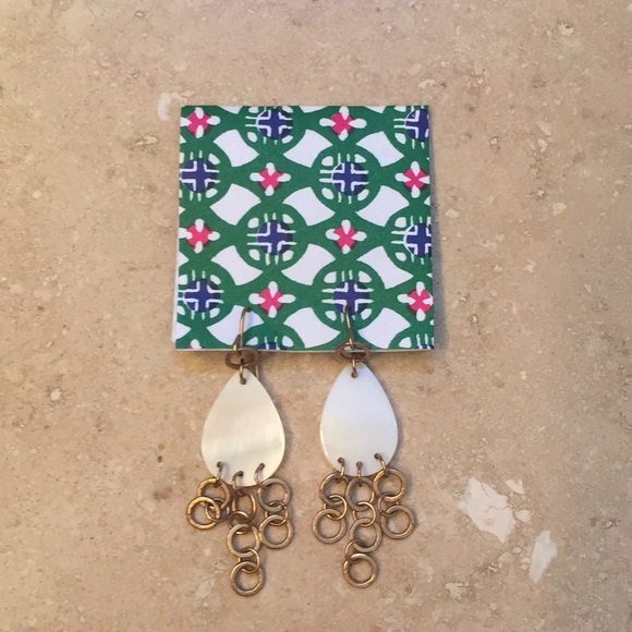 Shell earrings - Picture 1 of 2